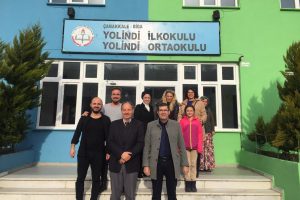 &Ouml;ğrencilere giyim ve kırtasiye yardımı