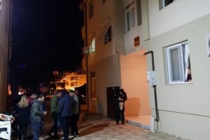 &Ccedil;ok feci olay! B&uuml;y&uuml;k bir g&uuml;r&uuml;lt&uuml; duydular ve...