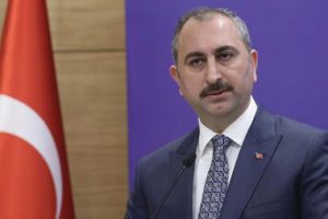 Adalet Bakanı G&uuml;l: "Bu ter&ouml;ristlerin iadesini istiyoruz"