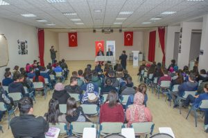 Bursa Karacabey Belediye Başkanı &Ouml;zkan'dan meslek&icirc; eğitim vurgusu
