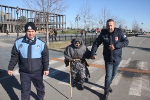 102 yaşında dilenirken yakalandı