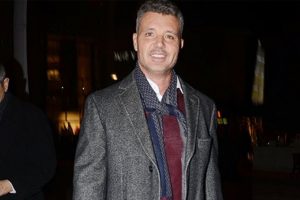 Sadettin Saran: Yakışıklı &ccedil;ektiniz değil mi?