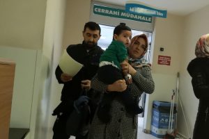 Bursa'da antibiyotik hap yutan 2 yaşındaki Miran Ali, hastanelik oldu