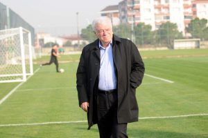 Bursaspor Başkanı Ali Ay: "Fenerbah&ccedil;e ma&ccedil;ı ile yeni bir d&ouml;neme başlayacağız"