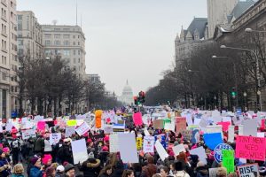 ABD'de binlerce kadın, Trump'ı protesto etti