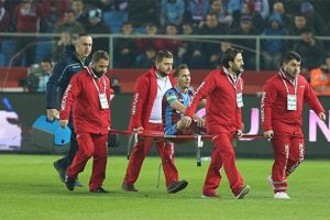 Trabzonspor a&ccedil;ıkladı: 2 ay olmayacak!