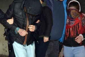 İğren&ccedil; olay! Sosyal medyada tanıştığı k&uuml;&ccedil;&uuml;k kızı kandırıp...
