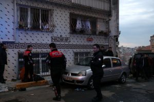 Cep telefonunu &ccedil;aldığı kişiyi bı&ccedil;akladı!
