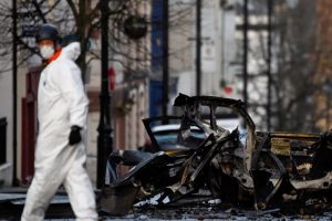 Kuzey İrlanda'daki bombada 'Yeni IRA' ş&uuml;phesi