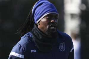 Fenerbah&ccedil;e, Adebayor i&ccedil;in yeniden temas kurdu