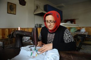 Bursa'da bindallı yapmayı asırlık makinelerle öğreniyorlar