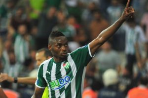 Bursaspor'da Sakho asistle d&ouml;nd&uuml;