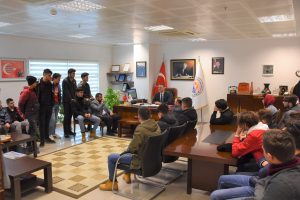 Bursa Gemlik Belediye Başkanı Yılmaz gen&ccedil;leri ağırladı