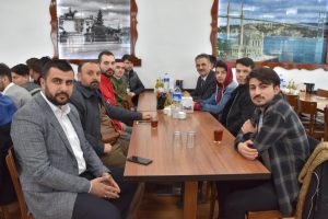 Yılmaz, Bursalı gen&ccedil;leri ağırladı