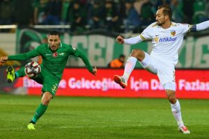 Akhisarspor &ccedil;eyrek finale y&uuml;kseldi