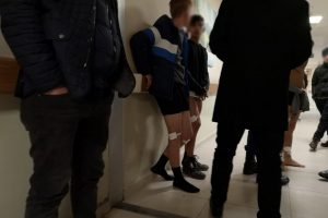 Bursa'da 17 yaşındaki gen&ccedil;, av t&uuml;feğiyle ateş a&ccedil;tı: 5 yaralı