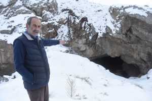 İ&ccedil;i suyla dolu gizemli mağara keşfedilmeyi bekliyor