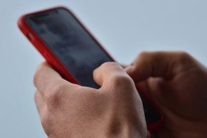 Turkcell Genel M&uuml;d&uuml;r&uuml; Terzioğlu: SMS kullanımı 5 yılda y&uuml;zde 64 azaldı