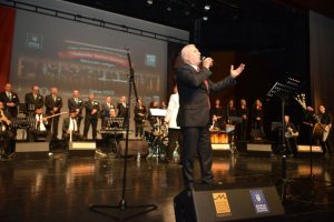 Bursa'da muhtarların konserinde Bozbey'den t&uuml;rk&uuml;