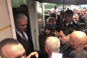 Yıldırım taksi durağını ziyaret etti