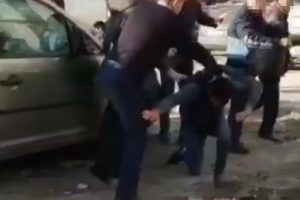 Zabıta ekipleri seyyar satıcıyı darp etti!