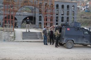 Silahlı saldırıda bacağından vurularak yaralandı