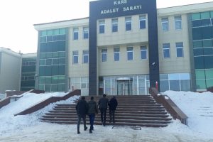 Ayakkabı hırsızları yakayı ele verdi
