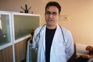 Karaciğer ve bağırsağındaki t&uuml;m&ouml;rden 5 saatte kurtuldu