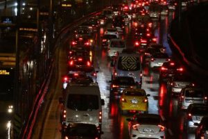 İstanbul'da trafik yoğunluğu y&uuml;zde 70'in &uuml;zerine &ccedil;ıktı