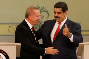 Erdoğan'dan Maduro'ya: Dik dur kardeşim, yanındayız
