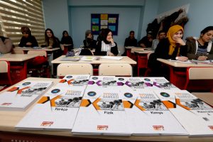 Belediyeden 800 kursiyere 10 bin kaynak kitap