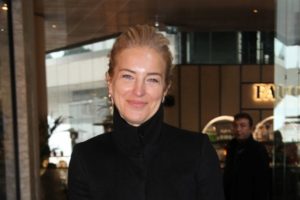 Burcu Esmersoy sevenlerini kırmadı