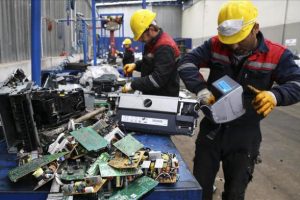 D&uuml;nyada her yıl 62 milyar dolarlık elektronik atık &uuml;retiliyor