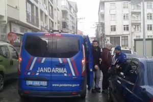 G&ouml;&ccedil;menleri Yunanistan'a ka&ccedil;ırmak isteyen 2 organizat&ouml;re tutuklama