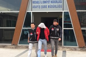 Otomobil ve plaka &ccedil;alan 2 ş&uuml;pheli adliyeye sevk edildi