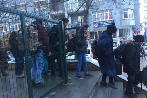 Polisin ş&uuml;phesi g&ouml;&ccedil;menleri yakalattı