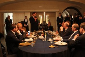 Bakan Albayrak, 'T&uuml;rkiye'ye yatırım i&ccedil;in b&uuml;y&uuml;k ilgi var'