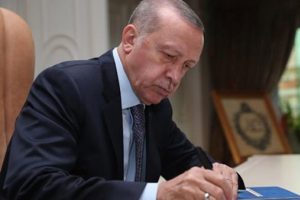 4 yeni fak&uuml;lte kuruldu, 3 y&uuml;ksekokul kapatıldı
