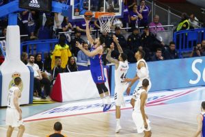 Anadolu Efes İspanya'da mağlup