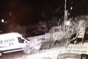 Garip olay! G&ouml;r&uuml;nt&uuml;y&uuml; izleyen anlam veremedi...