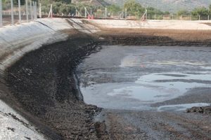 'Atık havuzundan sızan yağ, i&ccedil;me suyunu kirletti' iddiası