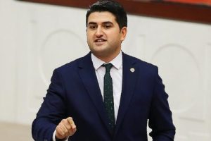 CHP'li Adıg&uuml;zel: Atı &ccedil;alan &Uuml;sk&uuml;dar'ı ge&ccedil;emeyecek