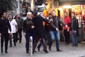 Sokak ortasında şoke eden kavga