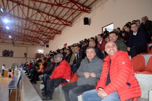 Bursa'da d&uuml;menciler spor salonuna sığmadı