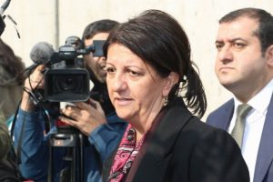 Leyla G&uuml;ven cezaevinden ambulansla &ccedil;ıktı