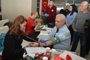 Bursa Nil&uuml;fer Belediyesi &ccedil;alışanlarından k&ouml;k h&uuml;cre ve kan bağışı