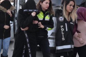 Sakarya'da fuhuş operasyonunda 9 tutuklama
