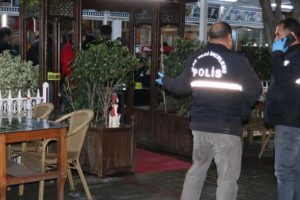 AK Parti'nin belediye başkan adayına bı&ccedil;aklı saldırı