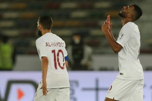 Katar, Asya Kupası'nda yarı finale y&uuml;kseldi