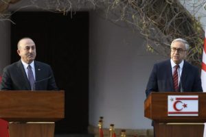 Mustafa Akıncı: Hepimiz Kıbrıs'ta bir &ccedil;&ouml;z&uuml;m istiyoruz